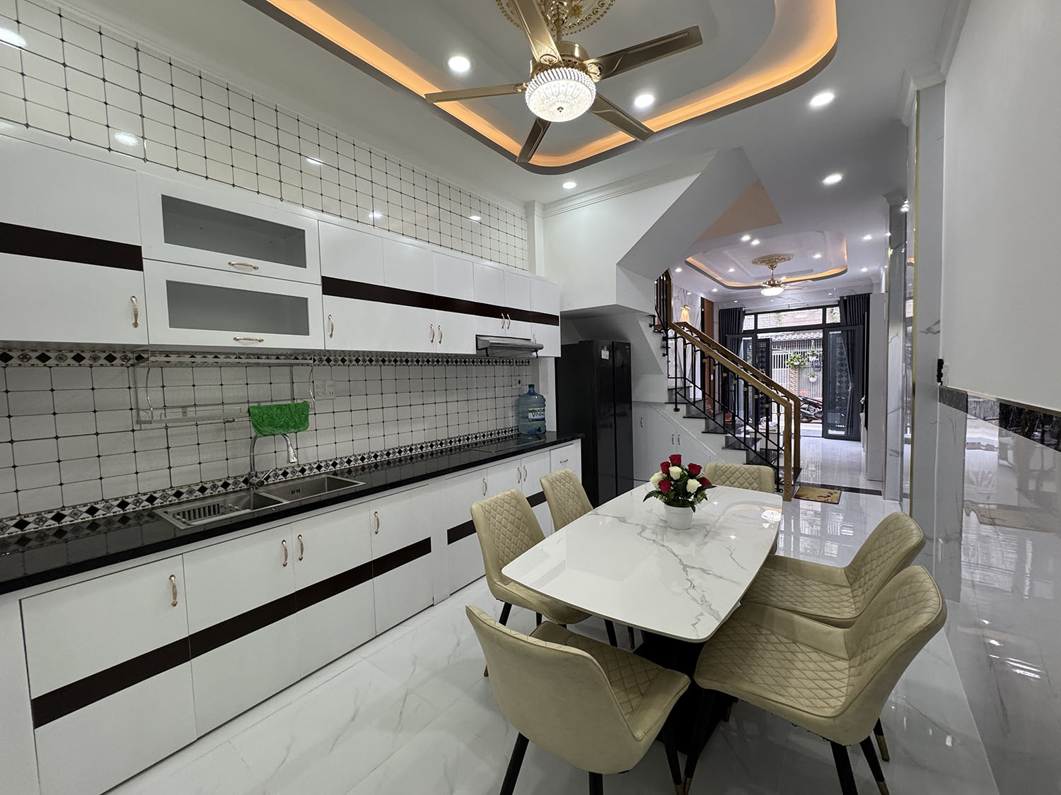 Nhà phố 3 lầu t.kế Tân Cổ Điển, full nội thất cao cấp, hẻm xe hơi khu VIP Lê Lợi-Gần ĐH Công Nghiệp